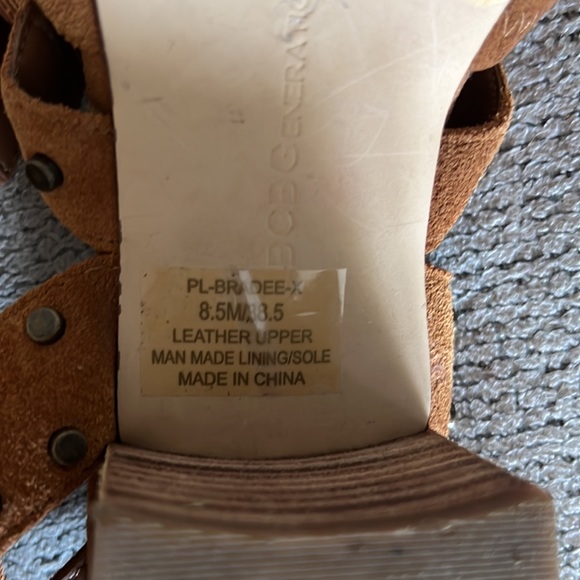 BCBG 🟤 suede sandals - Picture 4 of 4